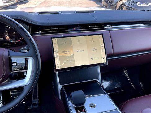 New 2026 Land Rover Range Rover SE image 9