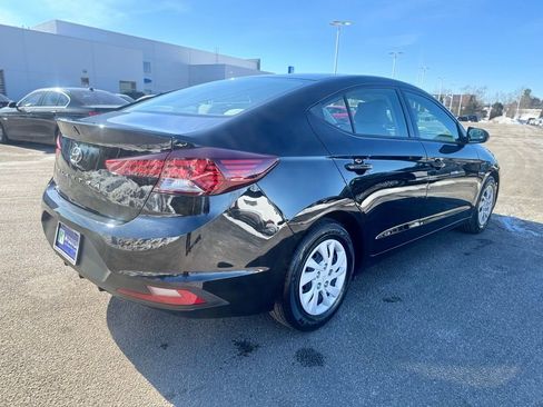 Used 2020 Hyundai Elantra SE image 2
