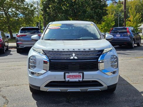 Used 2023 Mitsubishi Outlander SE image 8