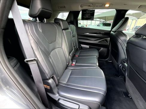 Certified 2025 INFINITI QX60 Pure image 40