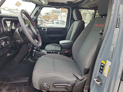 Certified 2024 Jeep Wrangler Unlimited Rubicon w/ XTREMEE 35" Tire Package image 2