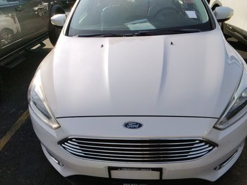Used 2018 Ford Focus Titanium FWD image 2