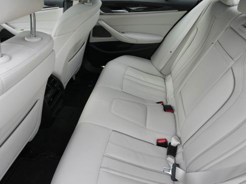 Certified 2023 BMW 540i w/ Executive Package image 34