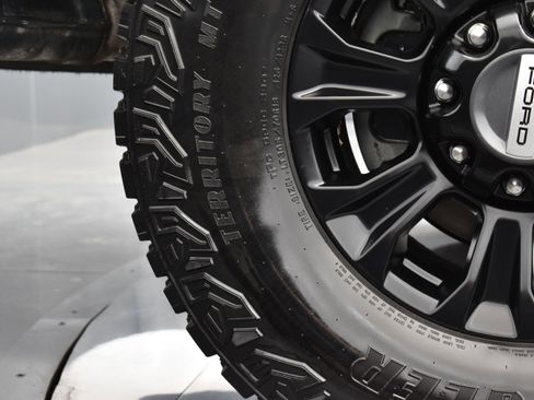 Used 2020 Ford F350 Platinum w/ Tremor Off-Road Package image 45