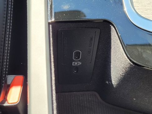 Certified 2025 Volvo XC90 T8 Ultra image 26