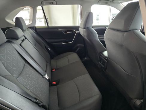 Used 2025 Toyota RAV4 XLE AWD/4WD image 40