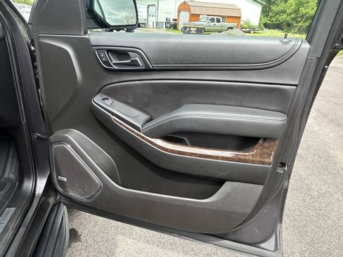 Used 2018 Chevrolet Suburban LT AWD/4WD image 15