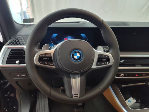 Used 2026 BMW X5 xDrive50e w/ M Sport Package AWD/4WD image 15