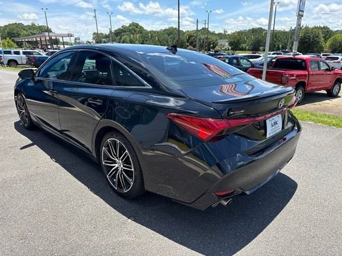 Used 2022 Toyota Avalon Touring FWD image 4