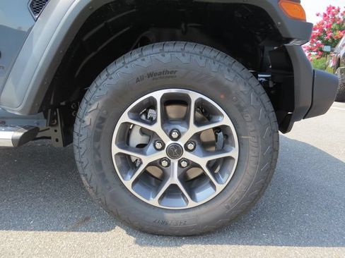 Used 2025 Jeep Wrangler Unlimited Sport AWD/4WD image 11
