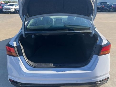 New 2025 Nissan Altima 2.5 SR image 6