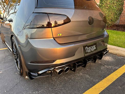 Used 2019 Volkswagen Golf R 4-Door image 17