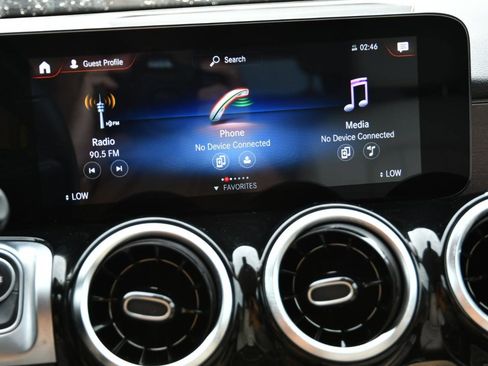 Used 2022 Mercedes-Benz GLB 250 w/ Premium Package image 12
