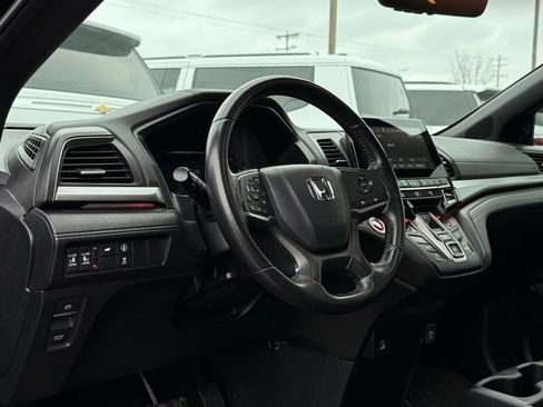 Used 2024 Honda Odyssey Sport image 13