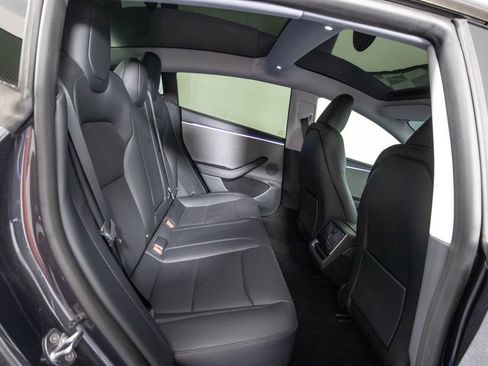 Used 2025 Tesla Model 3 Long Range RWD image 12