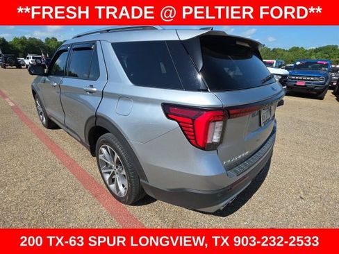 Used 2025 Ford Explorer Platinum w/ Ultimate Package AWD/4WD image 8