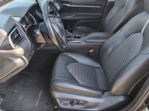 Used 2022 Toyota Camry SE w/ Carpet Mat Package (TMS) FWD image 17