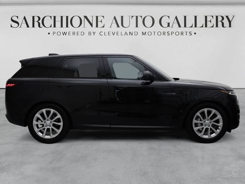 Used 2023 Land Rover Range Rover Sport SE AWD/4WD image 3