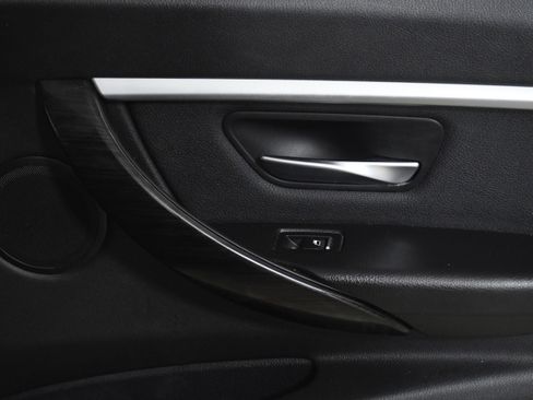 Used 2018 BMW 330i Sedan w/ Convenience Package image 25