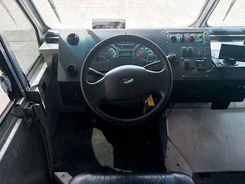 Used 2013 Ford E-350 and Econoline 350 Super Duty w/ Air Conditioning Prep Pkg RWD image 19