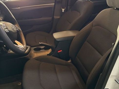 Used 2020 Hyundai Elantra SEL w/ Cargo Package (C1) FWD image 5