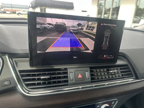 Used 2024 Audi Q5 2.0T Premium w/ Convenience Package image 18