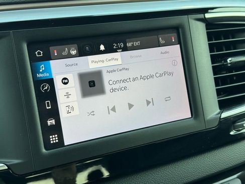 Used 2023 Chrysler Voyager LX image 31