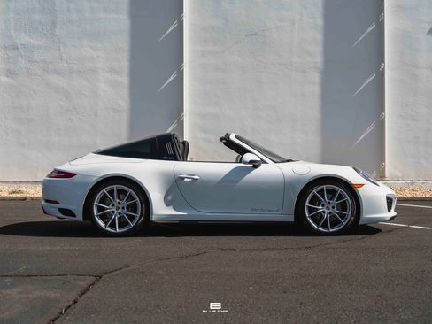 Used 2019 Porsche 911 Targa 4 AWD/4WD image 29