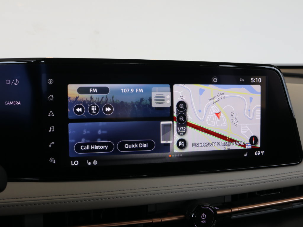 Used 2024 Nissan Ariya AWD image 15