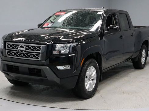 Certified 2024 Nissan Frontier SV w/ Technology Package image 8