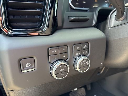 New 2026 GMC Sierra 2500 AT4 w/ AT4 Premium Plus Package AWD/4WD image 17