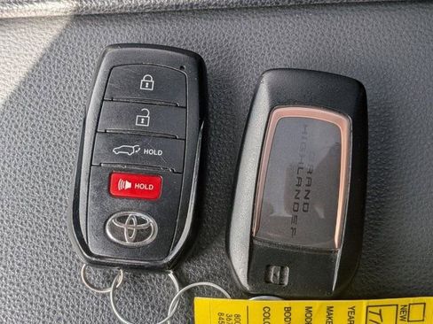 Used 2024 Toyota Grand Highlander AWD Hybrid image 33