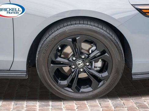 Certified 2025 Honda Accord SE image 39