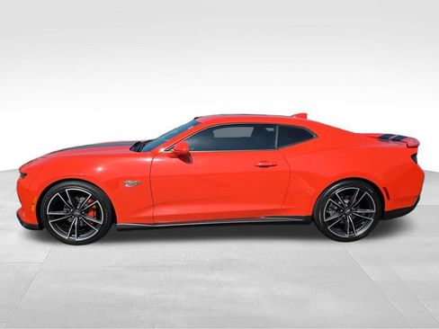 Used 2018 Chevrolet Camaro LT w/ Hot Wheels Edition RWD image 8