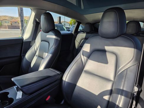 Used 2022 Tesla Model Y Performance AWD/4WD image 18