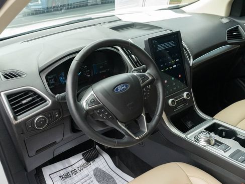 Used 2022 Ford Edge SEL w/ Convenience Package AWD/4WD image 3