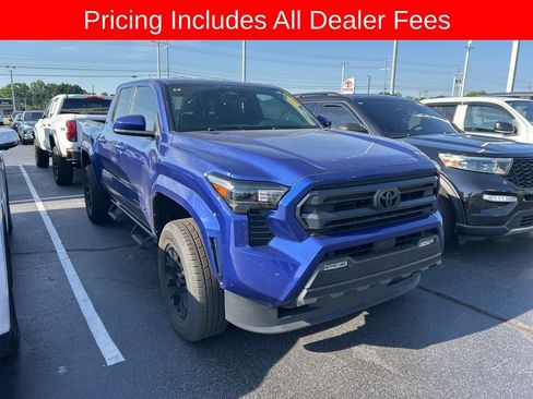 Used 2024 Toyota Tacoma SR5 AWD/4WD image 1