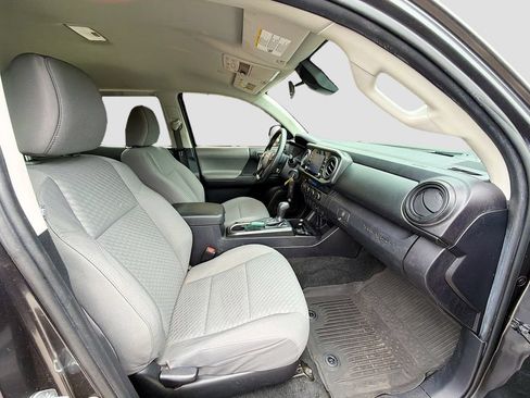 Used 2021 Toyota Tacoma SR AWD/4WD image 14