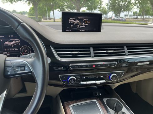 Used 2019 Audi Q7 3.0T Prestige w/ Prestige Package AWD/4WD image 31