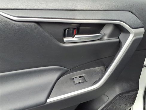 Used 2023 Toyota RAV4 XLE image 6