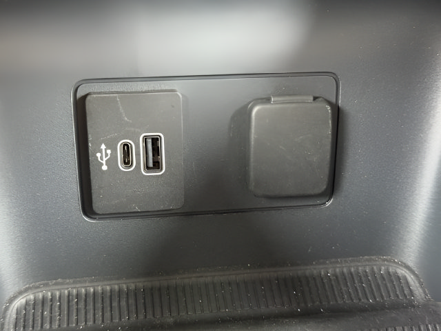 Used 2026 Ford Explorer Active AWD/4WD image 14