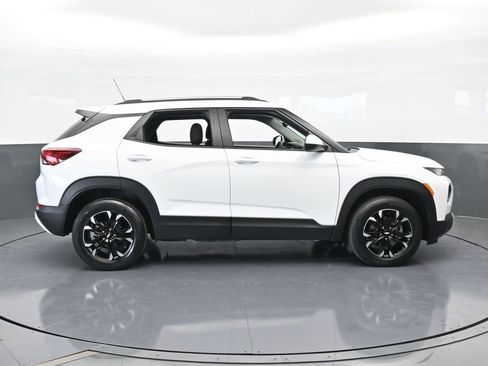 Used 2022 Chevrolet TrailBlazer LT w/ Driver Confidence Package image 7