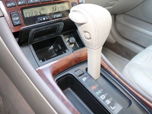 Used 2001 Toyota Avalon XLS FWD image 28