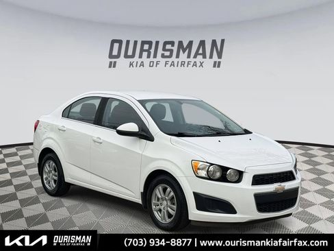 Used 2015 Chevrolet Sonic LT image 4