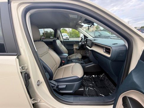 Used 2025 Ford Maverick Lariat w/ 4K Tow Package AWD/4WD image 13