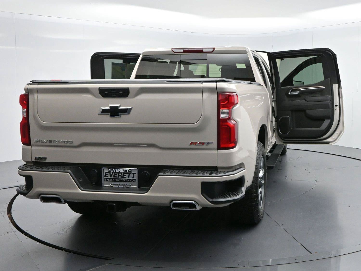 Used 2026 Chevrolet Silverado 1500 RST AWD/4WD image 42