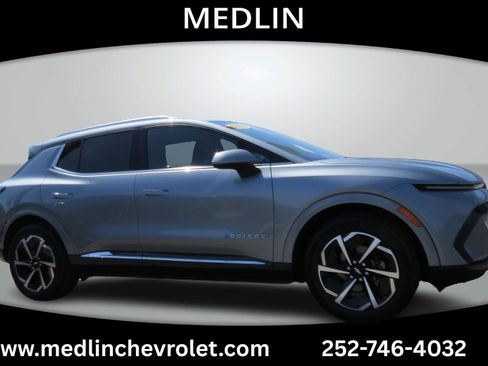 Used 2025 Chevrolet Equinox EV LT w/ Convenience Package FWD image 9