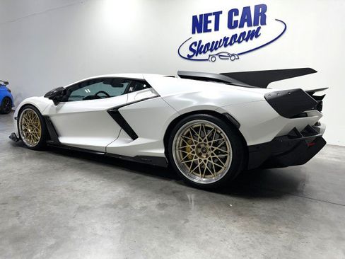 Used 2024 Lamborghini Revuelto AWD/4WD image 10