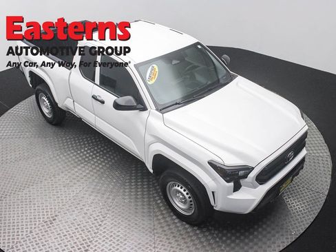 Used 2025 Toyota Tacoma SR RWD image 3