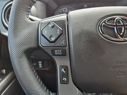 Used 2022 Toyota Tacoma TRD Sport w/ Black Out Package (TMS) AWD/4WD image 19